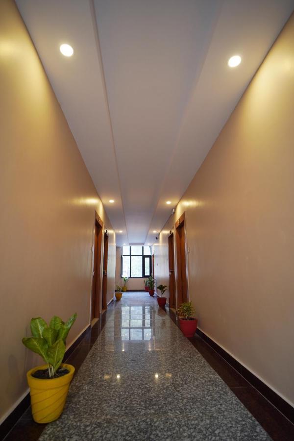 Karwaan Hostel Ришикеш Экстерьер фото
