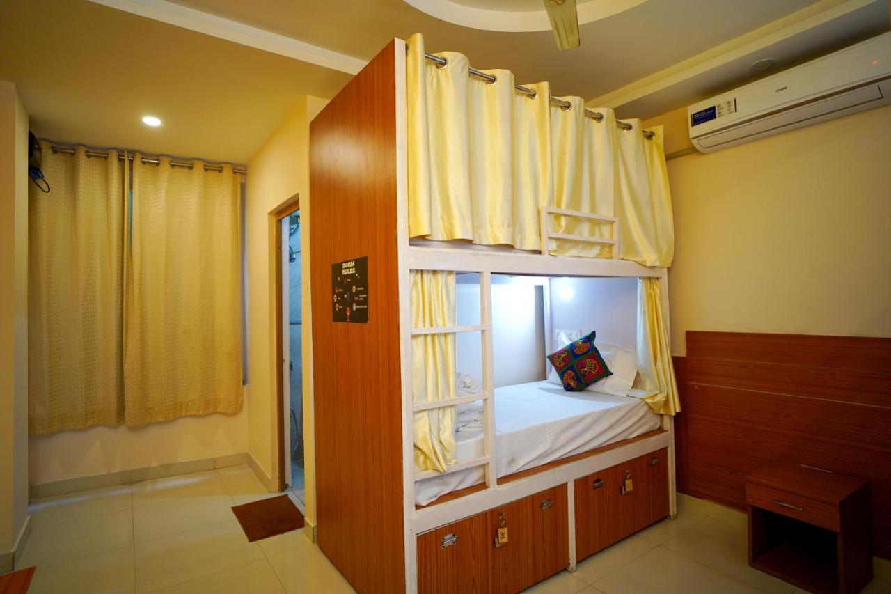 Karwaan Hostel Ришикеш Экстерьер фото