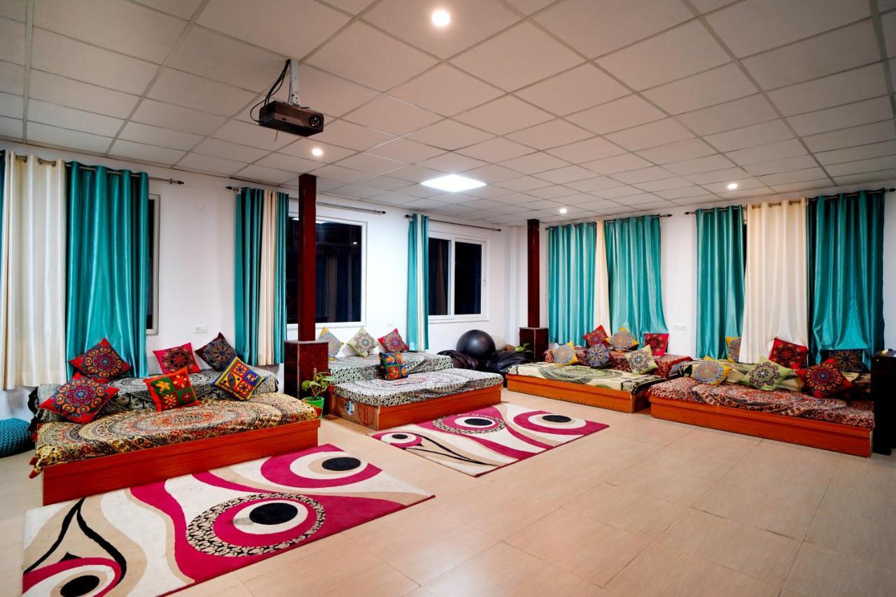 Karwaan Hostel Ришикеш Экстерьер фото